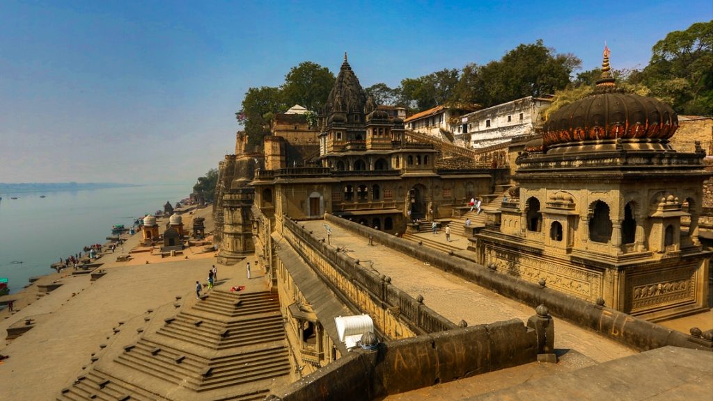 Maheshwar (Fort and Narmada River)