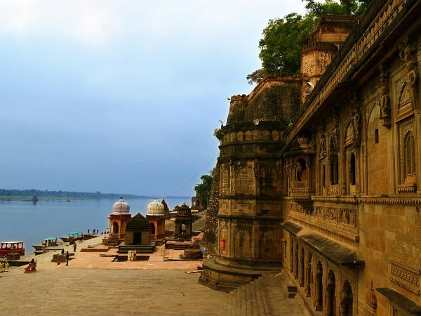 Maheshwar (Fort and Narmada River)