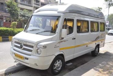 Force Traveller (17 Seater)